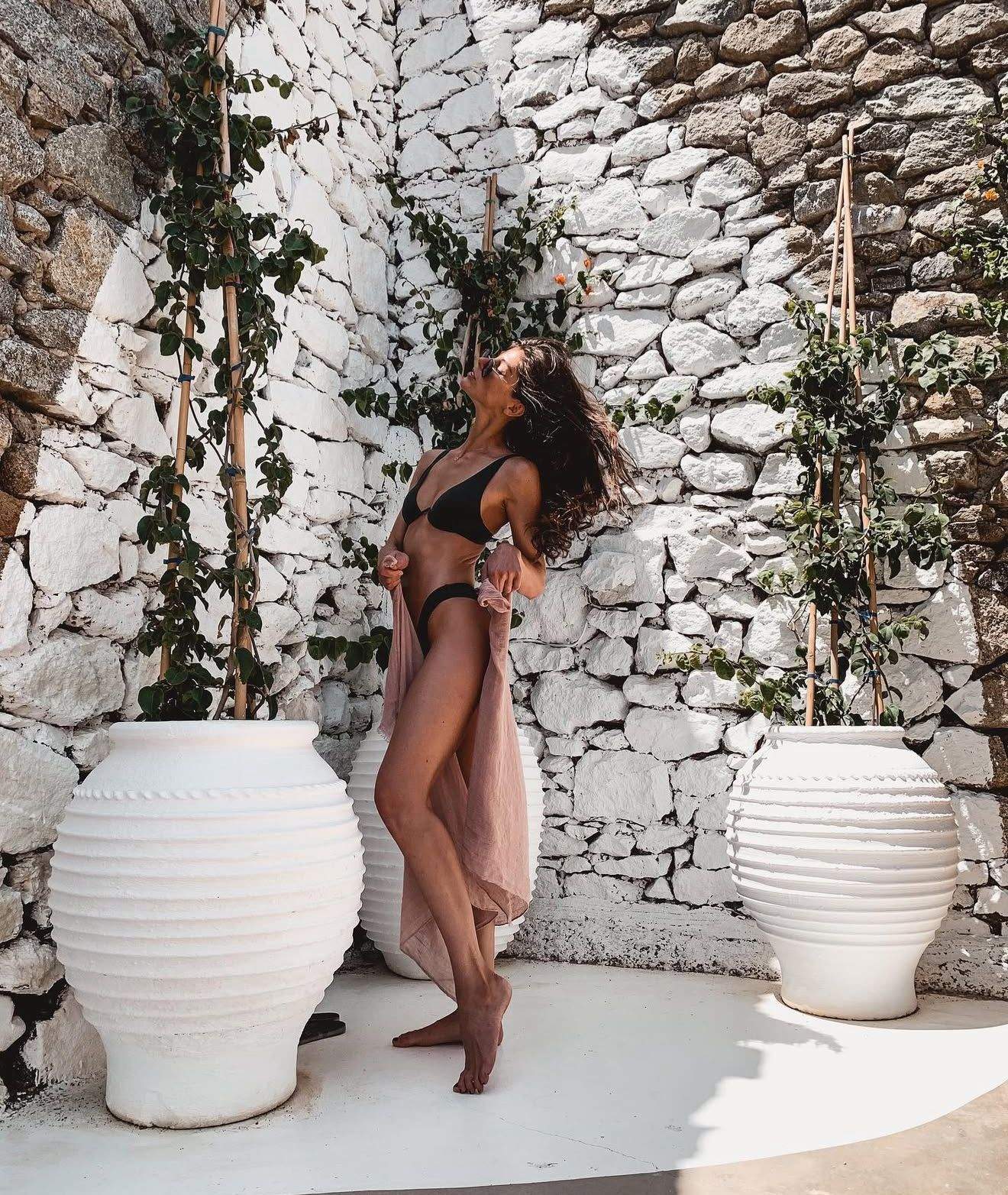 Delia Tudose, în costum de baie