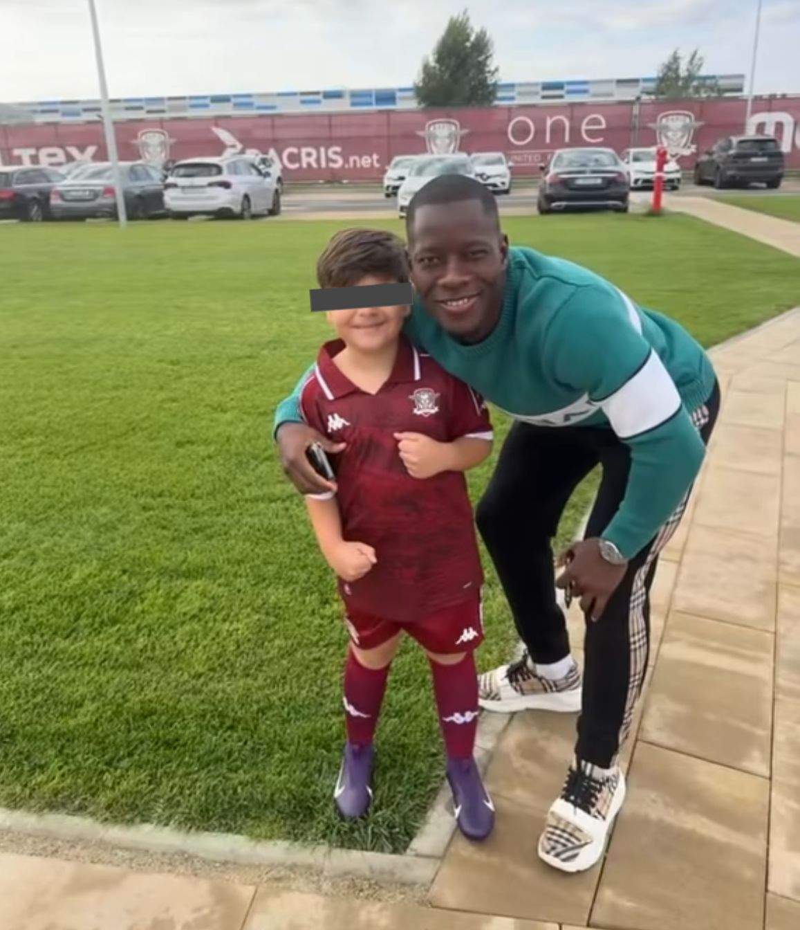 Matthias și jucătorul Rapidului