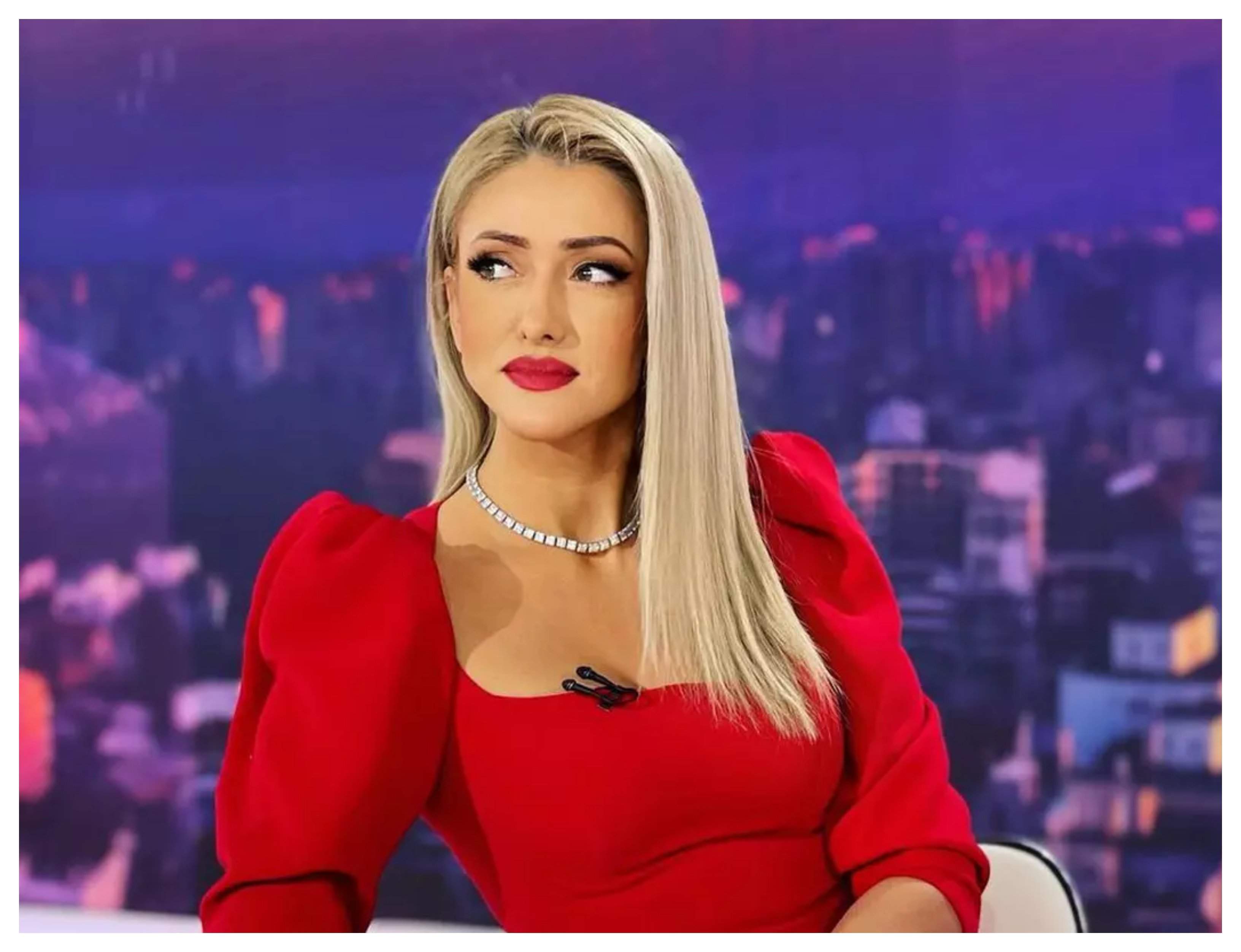 iuliana pepene imbracata in rosu