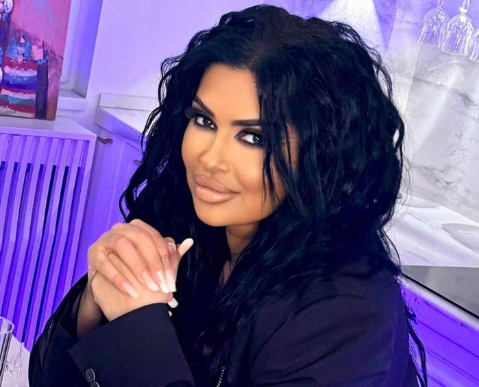 Raluca  Drăgoi, aranjată