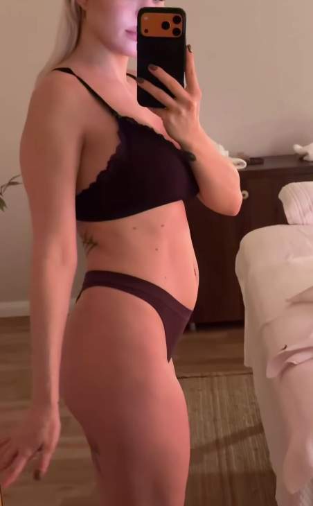 Cum arată Carmen Grebenișan la 5 luni după ce a devenit mamă! Influencerița s-a filmat în lenjerie intimă