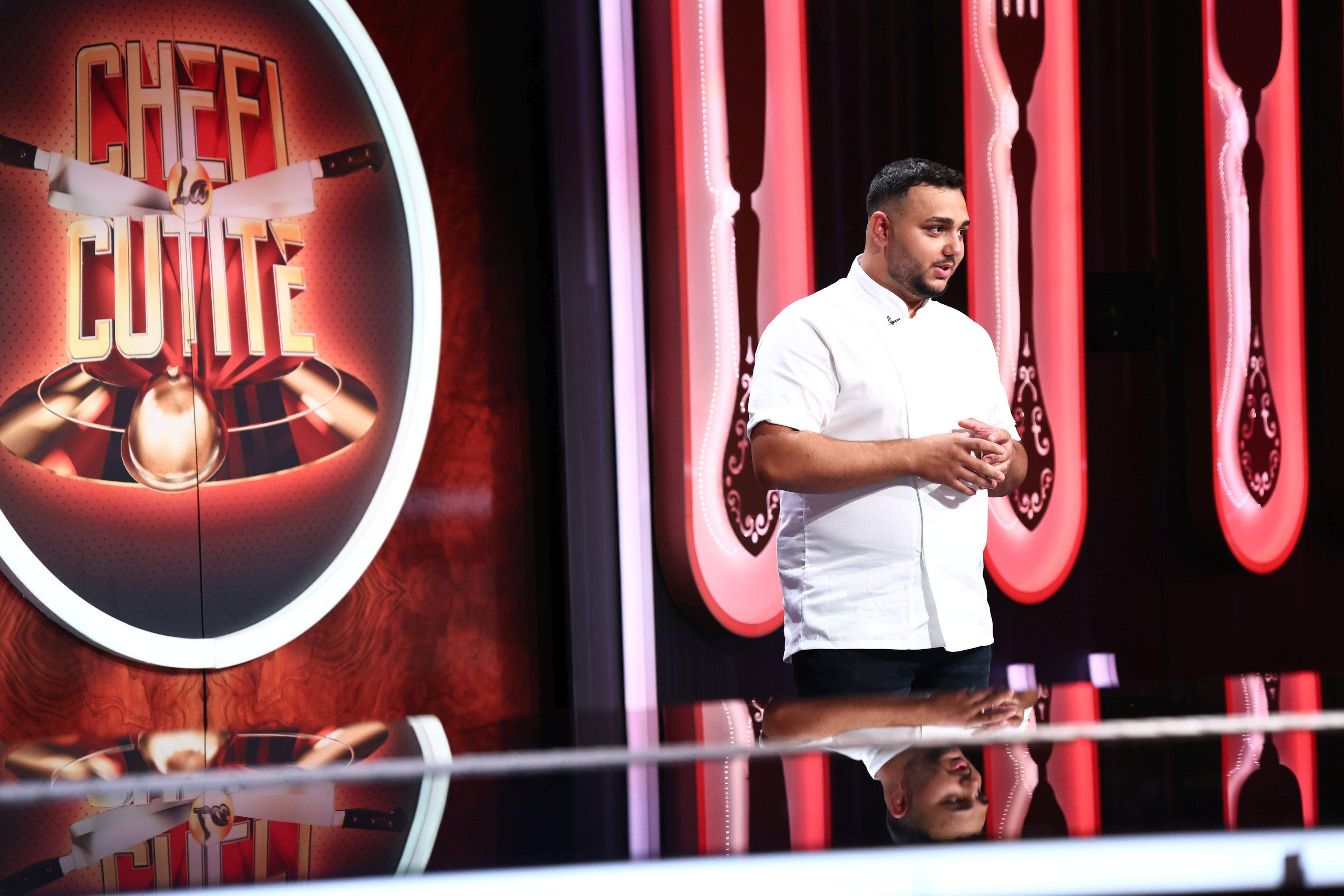 Diseară, de la 20:30, la Antena 1 urmează premiera sezonului 17 Chefi la cuțite. Jurații gătesc în casă nouă, iar Raluca Bădulescu vine la degustarea primei amulete