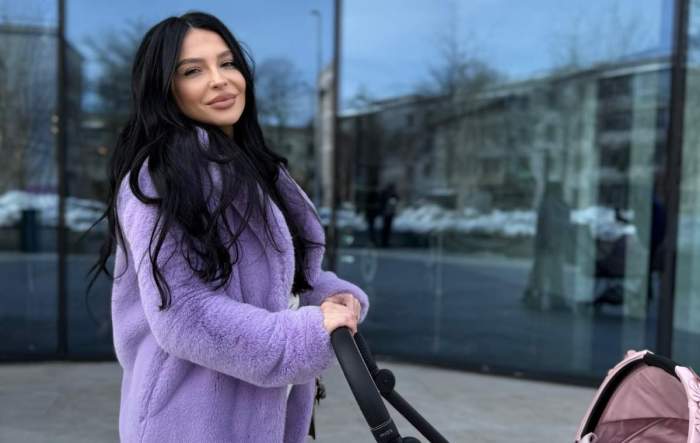 Francisca își plimbă fiica