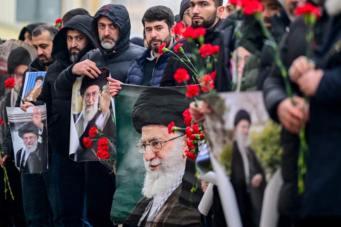 fotografia lui Ali Khamenei în Iran