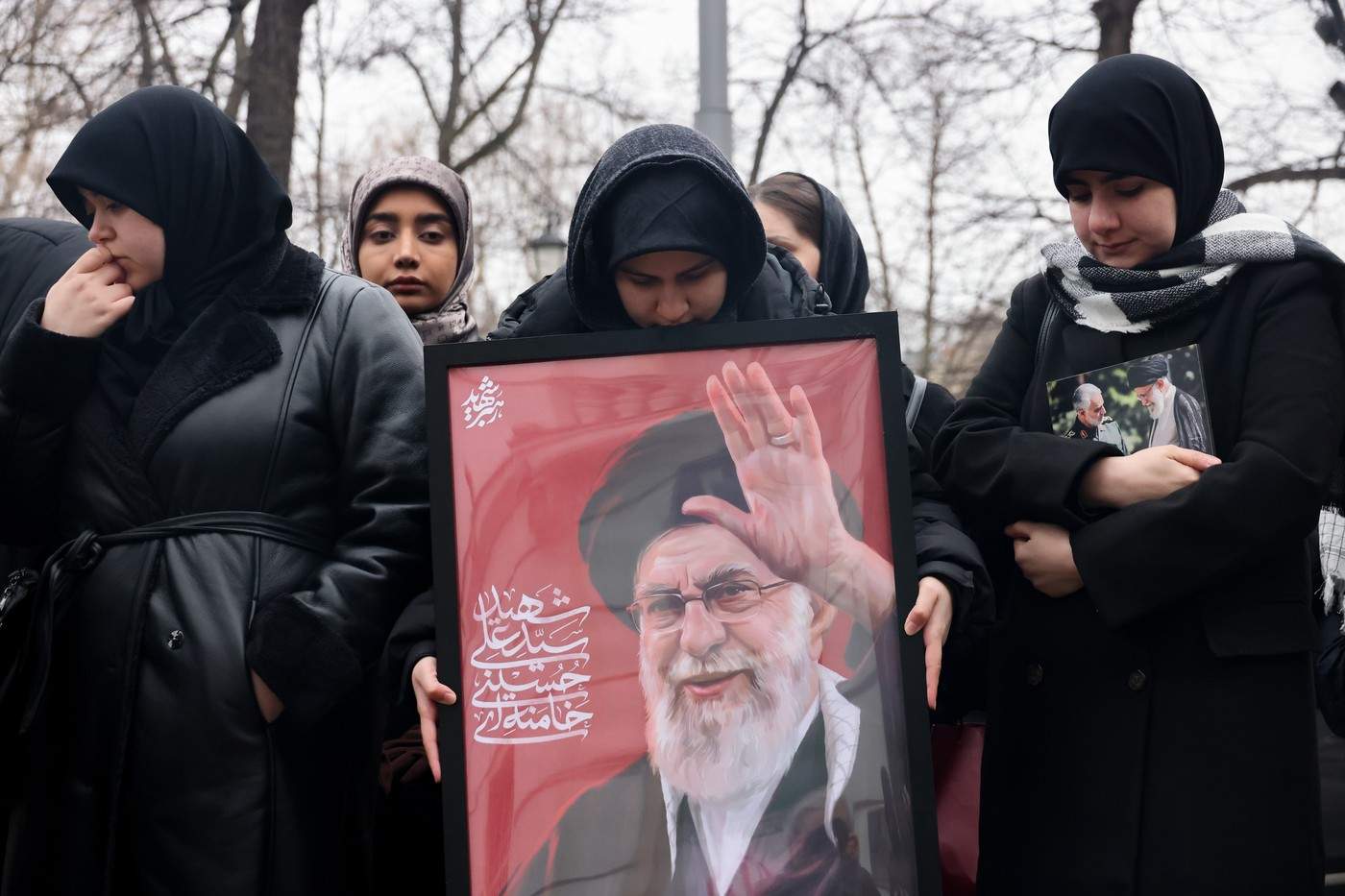 fotografia lui Ali Khamenei în Iran