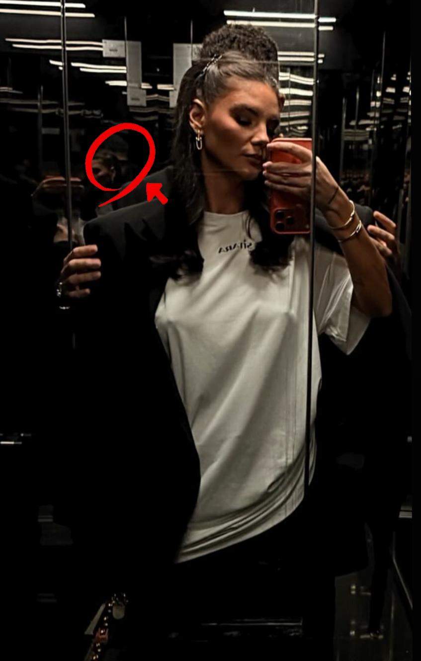 Ramona Olaru și iubitul, în lift