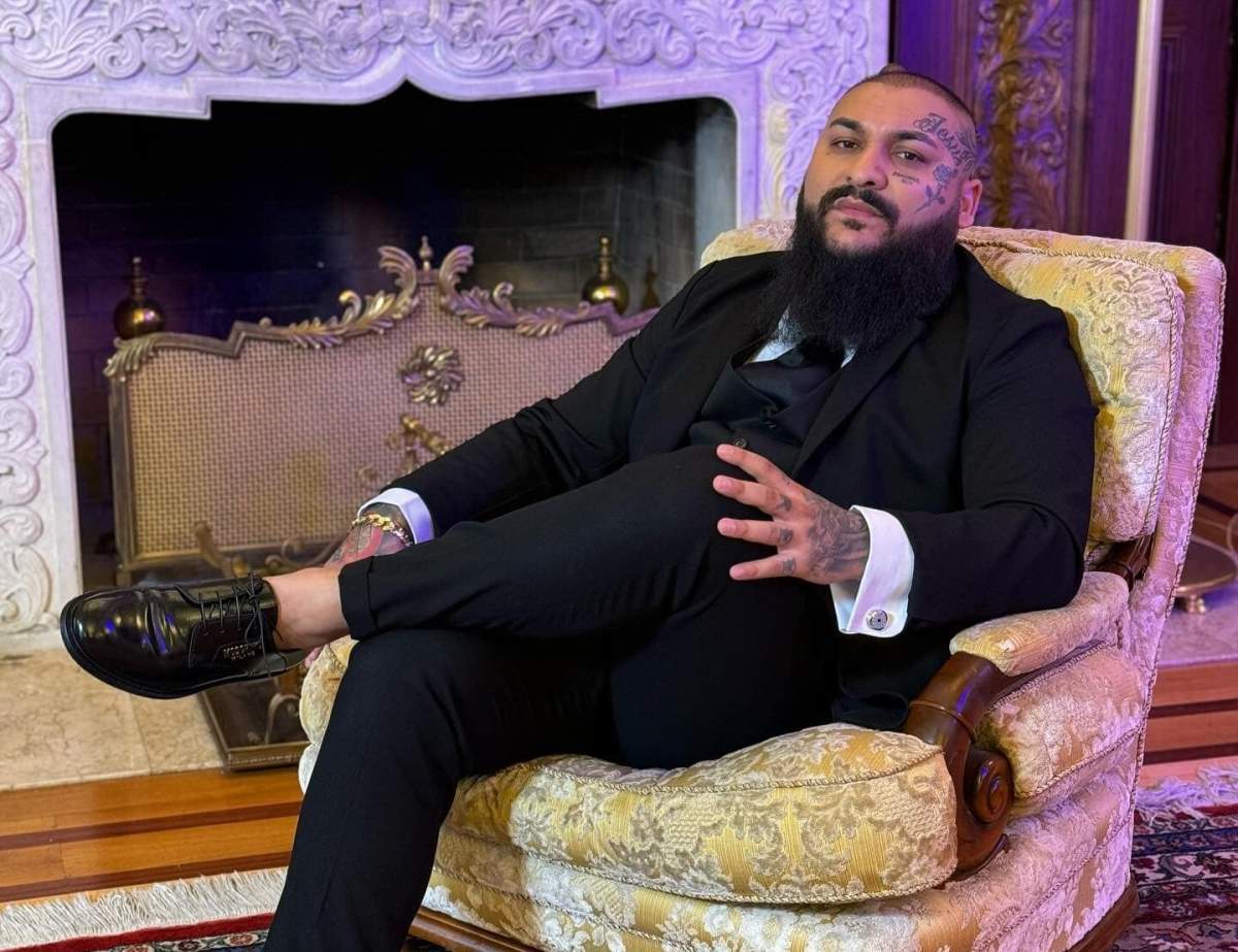 Dani Mocanu, la costum