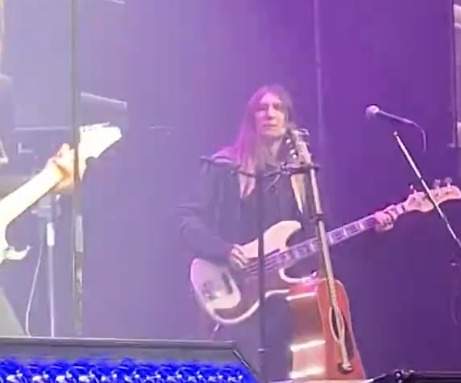 Fiul lui Iulian Mugurel Vrabete a urcat pe scenă alături de Holograf, după moartea artistului! Imagini pline de emoție