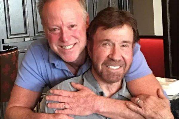 Unul dintre copiii lui Chuck Norris