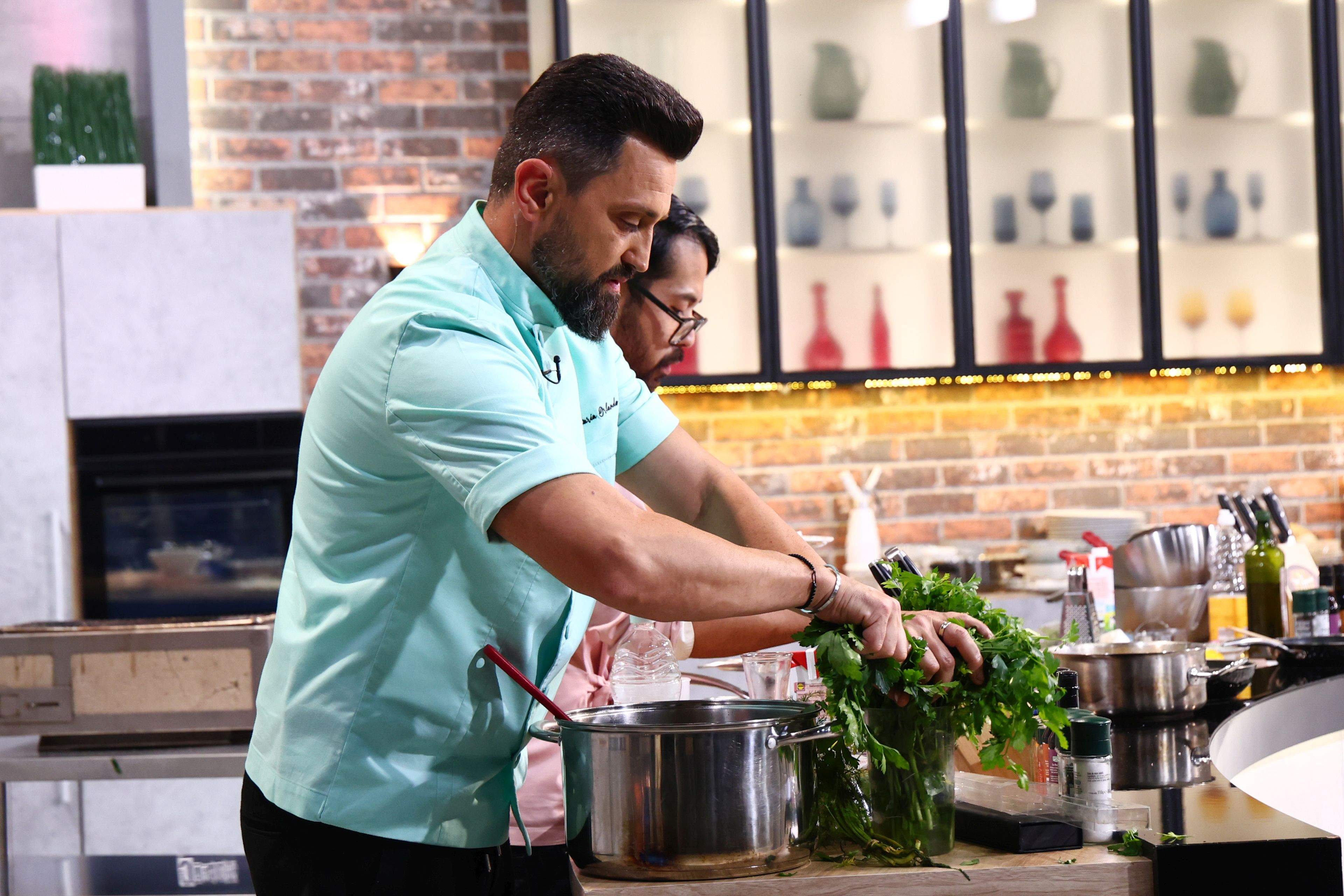 Irina Fodor pune în joc încă o amuletă în premieră la Chefi la cuțite, iar jurații se contrazic aprig după degustarea invitatului serii, Marius Niculae