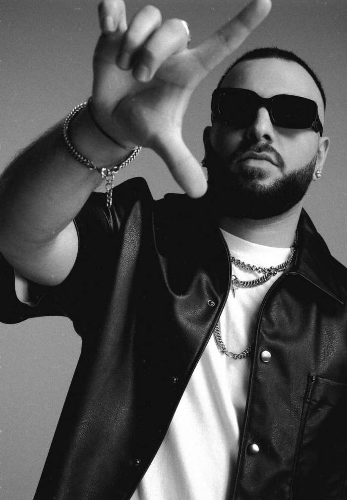 Lazy Ed, poză artistică