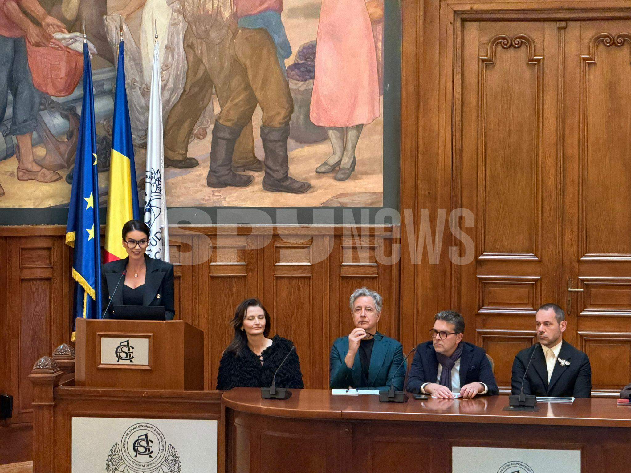 Geanina Ilieș deschide Bucharest Fashion Week! Prezentatoarea Știrilor Antena Stars, prezență impecabilă la evenimentul de clasă