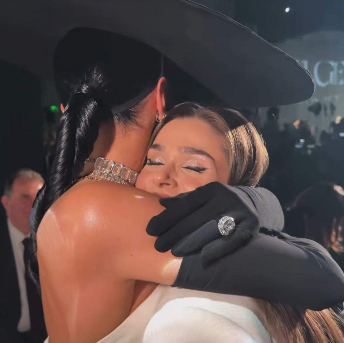 Cum s-au îmbrăcat vedetele în prima seară la Bucharest Fashion Week! GALERIE FOTO