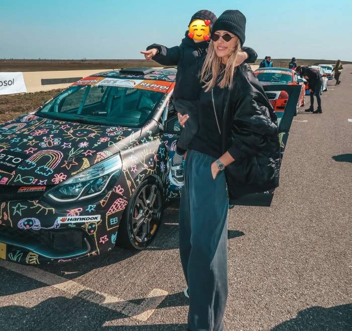 Gabriela Prisăcariu, alături de fiul ei, Tiago