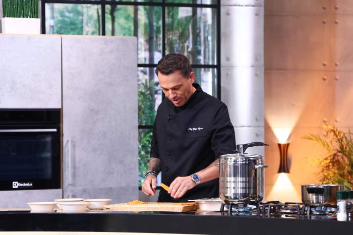 Chefi la cuțite, lider de audiență. Chef Sautner, din nou victorios, aseară! Jurații trebuie să gătească diseară cea mai bună ciorbă, pentru a treia bombă a sezonului