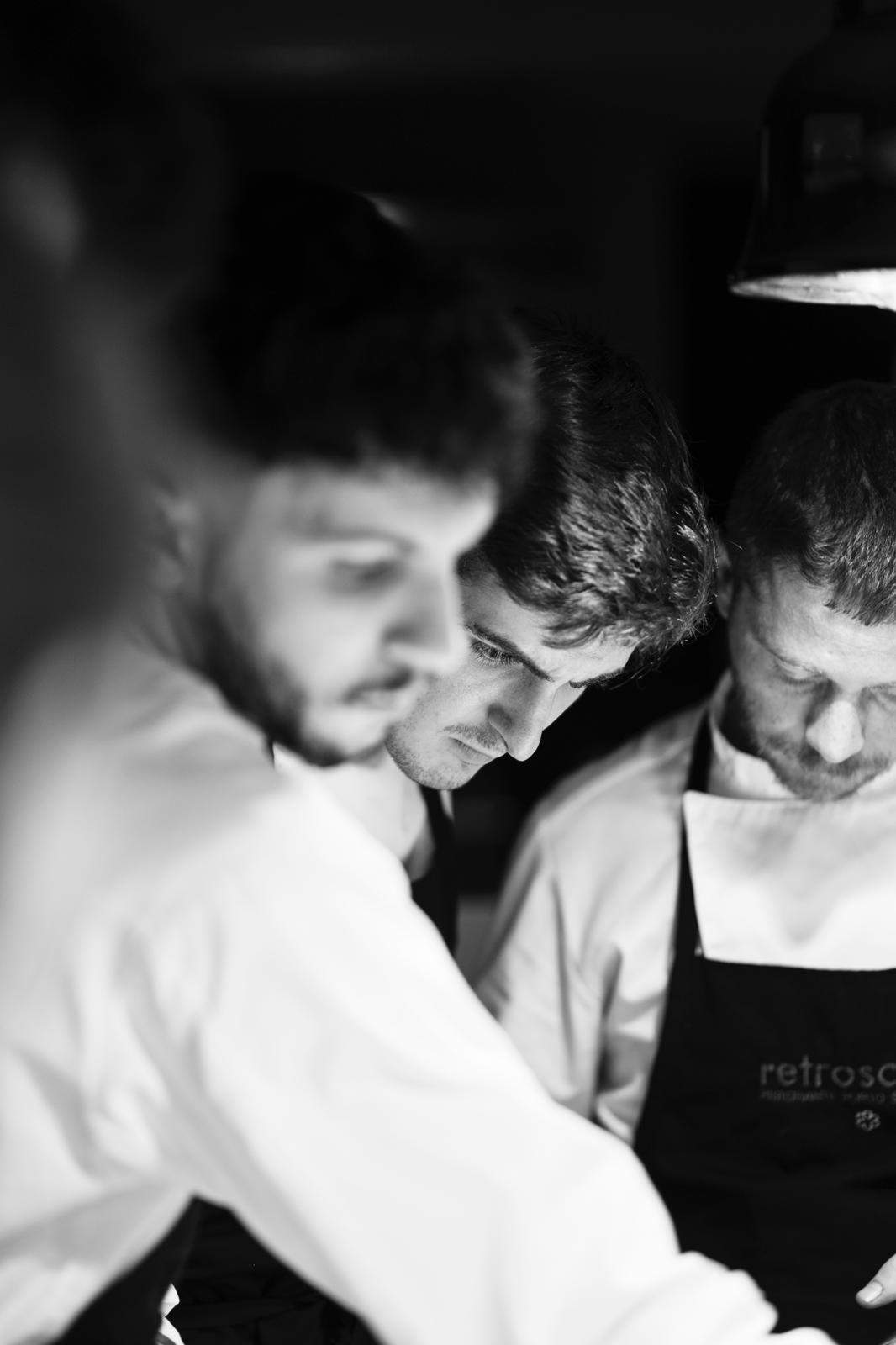 Luca Zvaleni, câștigătorul sezonului 16 Chefi la cuțite, a început stagiul la Retroscena, alături de Chef Richard: ”M-au fascinat ideile și combinațiile culinare ale Chef-ului”