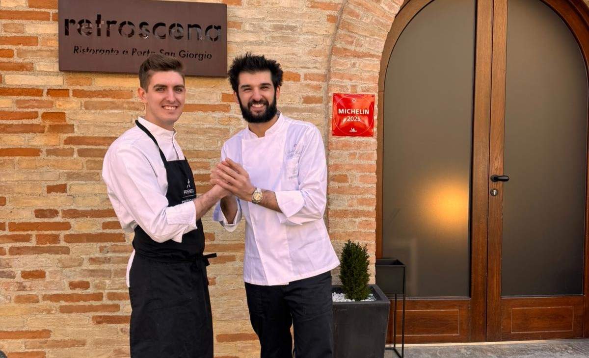 Luca Zvaleni, câștigătorul sezonului 16 Chefi la cuțite, a început stagiul la Retroscena, alături de Chef Richard: ”M-au fascinat ideile și combinațiile culinare ale Chef-ului”
