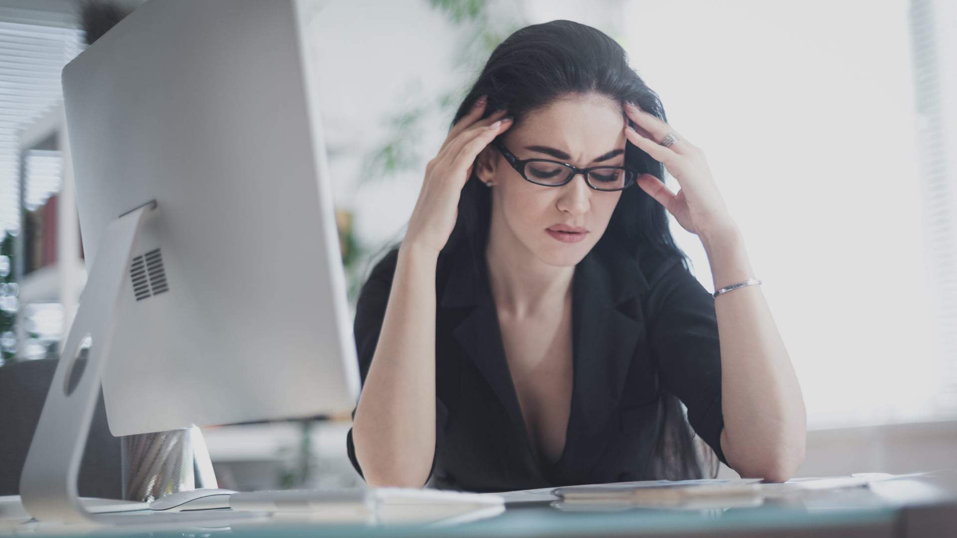 (P) Oboseala afectează milioane de oameni: cum devin un sprijin farmaciile moderne