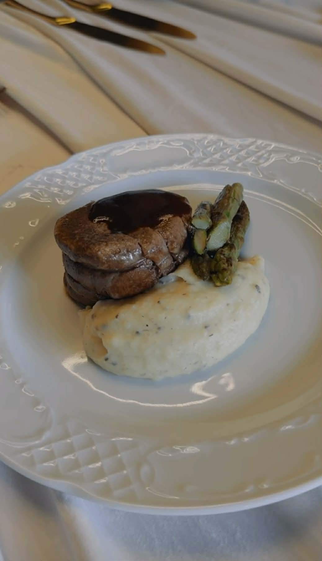 Ce vor mânca invitații la nunta lui Dorian Popa. Cum va arăta meniul de lux