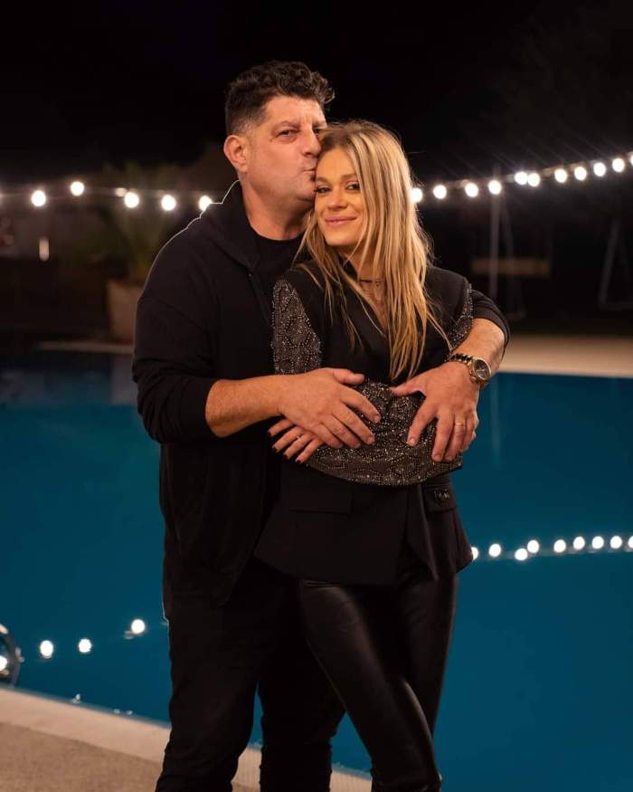 Tavi Colen împreună cu iubita