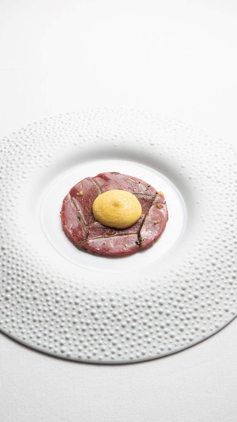 Premieră Chefi la cuțite: doi câștigători ai show-ului culinar au gătit alături de Chef Richard Abou Zaki, pentru un eveniment special la Retroscena