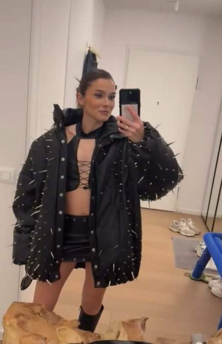 Theo Rose, pusă la punct de fiul ei! Sasha i-a dat lecții de stil mamei sale