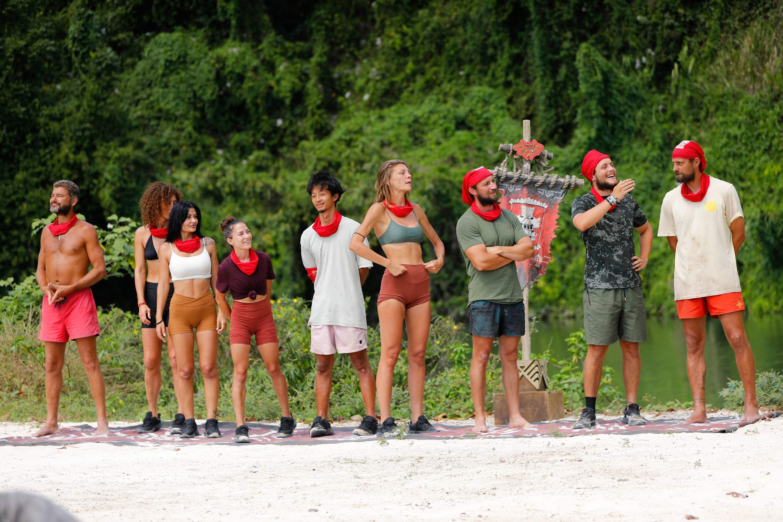 Cea de-a șasea victorie consecutivă a Faimoșilor în jocul pentru Imunitate a avut loc într-o ediție lider absolut de audiență! Diseară, un nou Războinic va părăsi Survivor