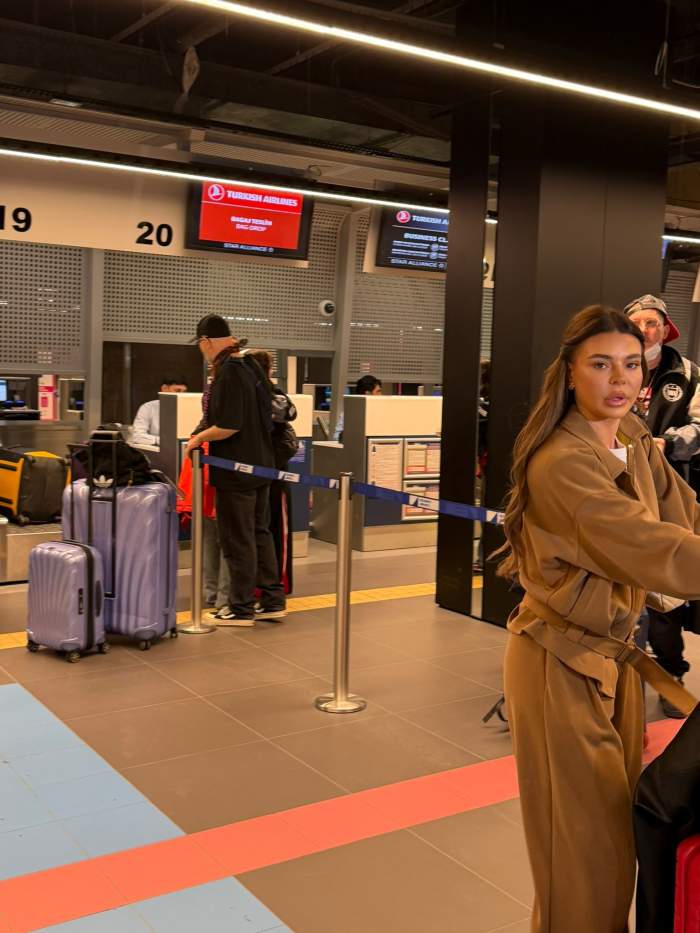 Concurenții de la Asia Express pleacă acum în aventura vieții lor. Imagini în timp real de la aeroport