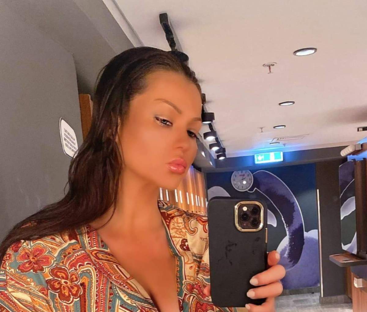 Simona Sensual, în oglindă