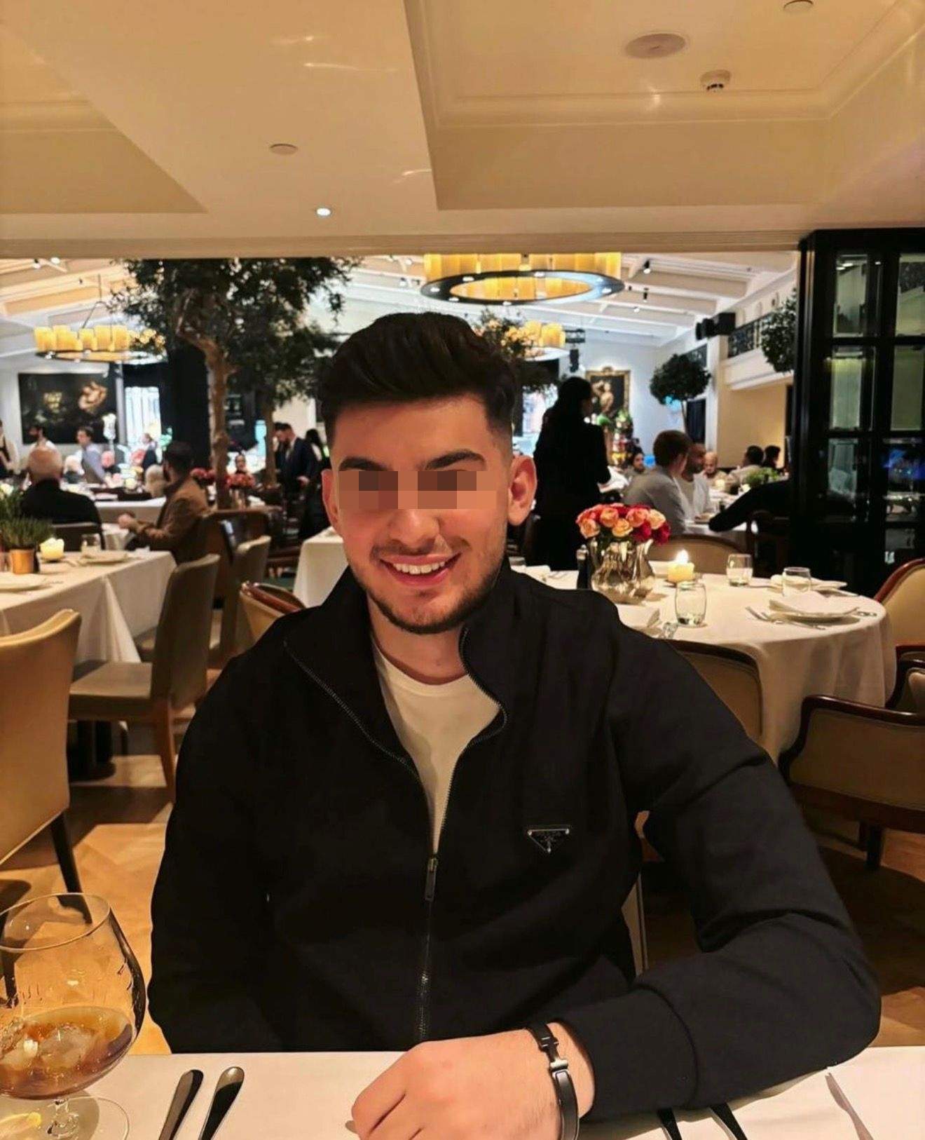 iubit delia salchievici la un restaurant