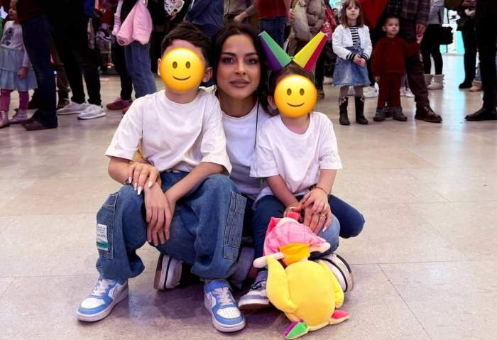 Ema și cei doi copii ai săi