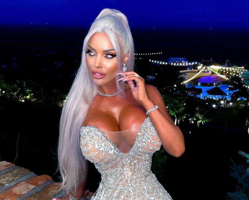 Loredana  Chivu poara o rochie eleganta