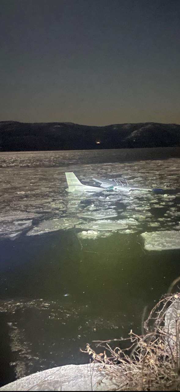 avion prăbușit în râul Hudson
