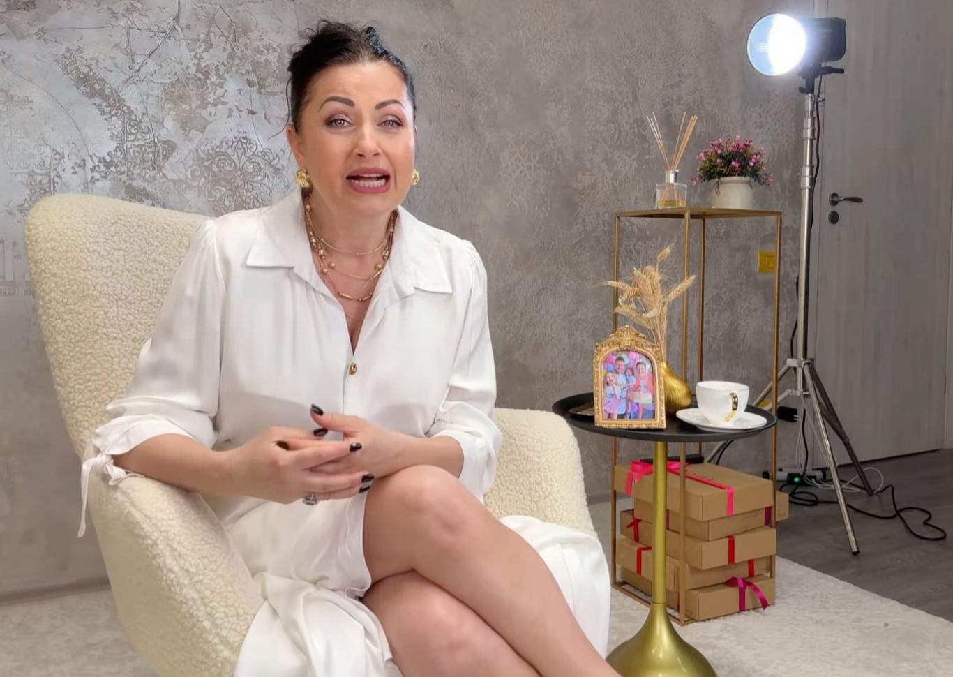 Gabriela Cristea, live pe YouTube