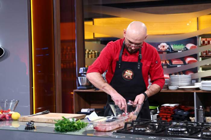 Cine e concurentul de la Chefi la cuțite care a gătit pentru Angelina Jolie și Brad Pitt. Ce spune despre celebra actriță