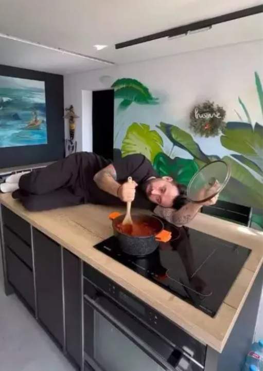 Imagini din apartamentul în care locuiesc Oase și Maria Pitică. Ei au câștigat Power Couple 2026