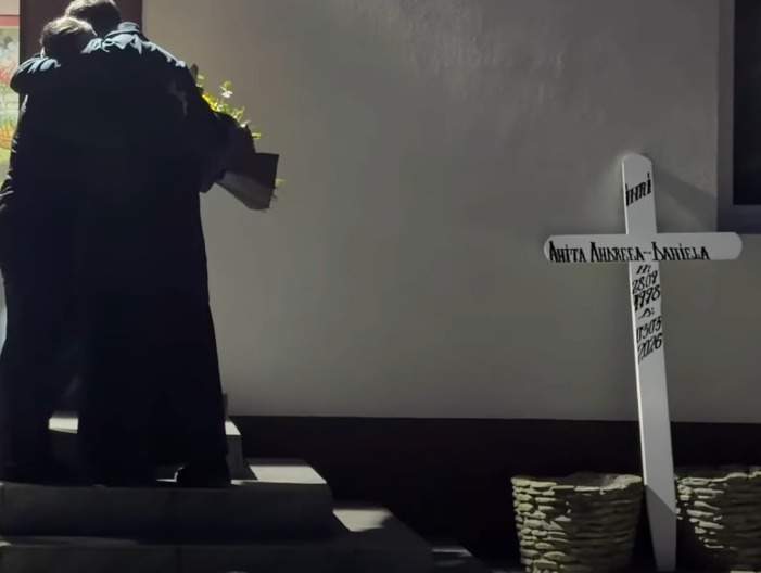 Imagine de la priveghiul Andreei Anița