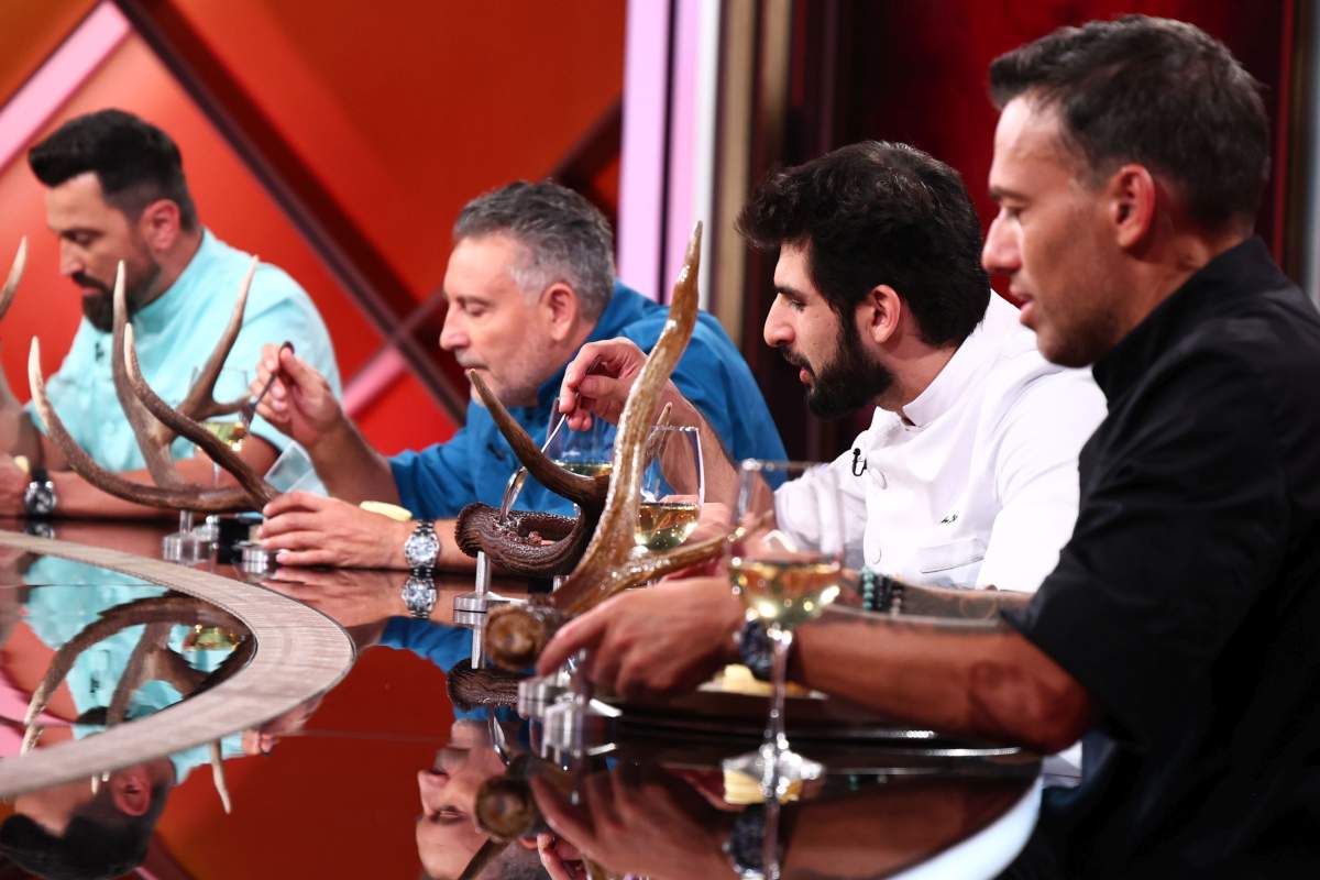 Ediția de ieri Chefi la cuțite, lider de audiență. Chef Orlando Zaharia, învingător aseară în lupta pentru amuletă
