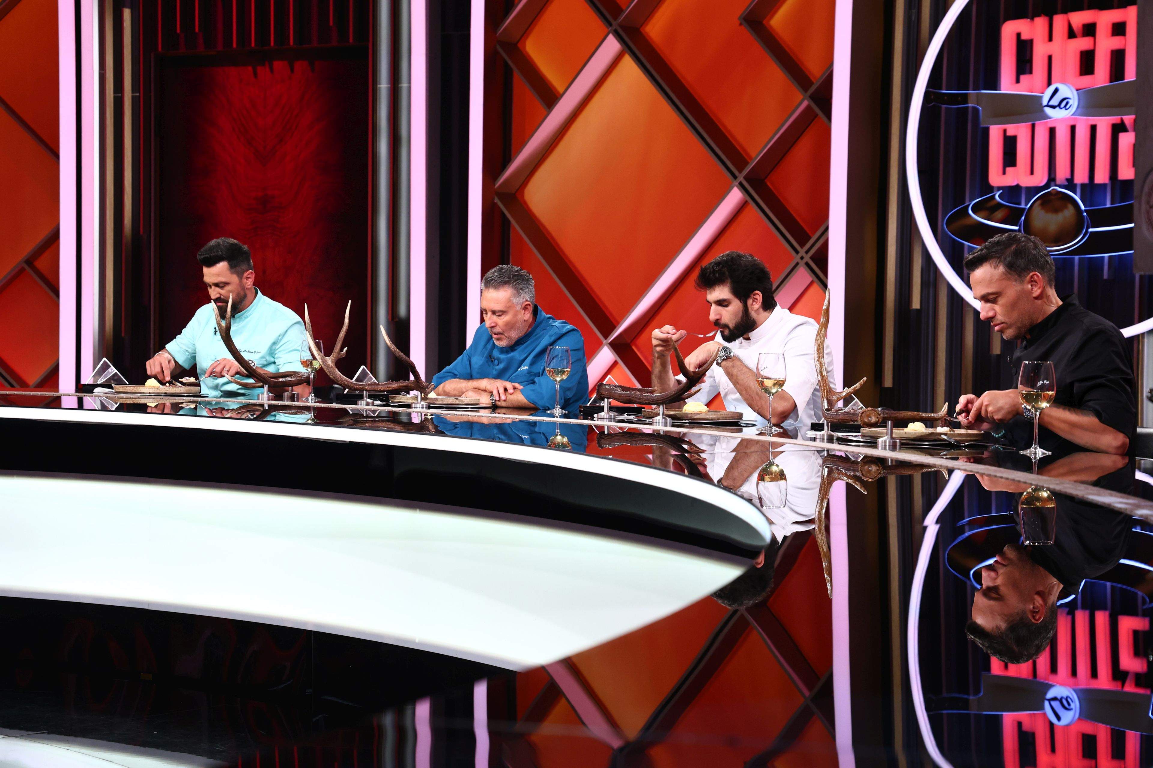 Ediția de ieri Chefi la cuțite, lider de audiență. Chef Orlando Zaharia, învingător aseară în lupta pentru amuletă