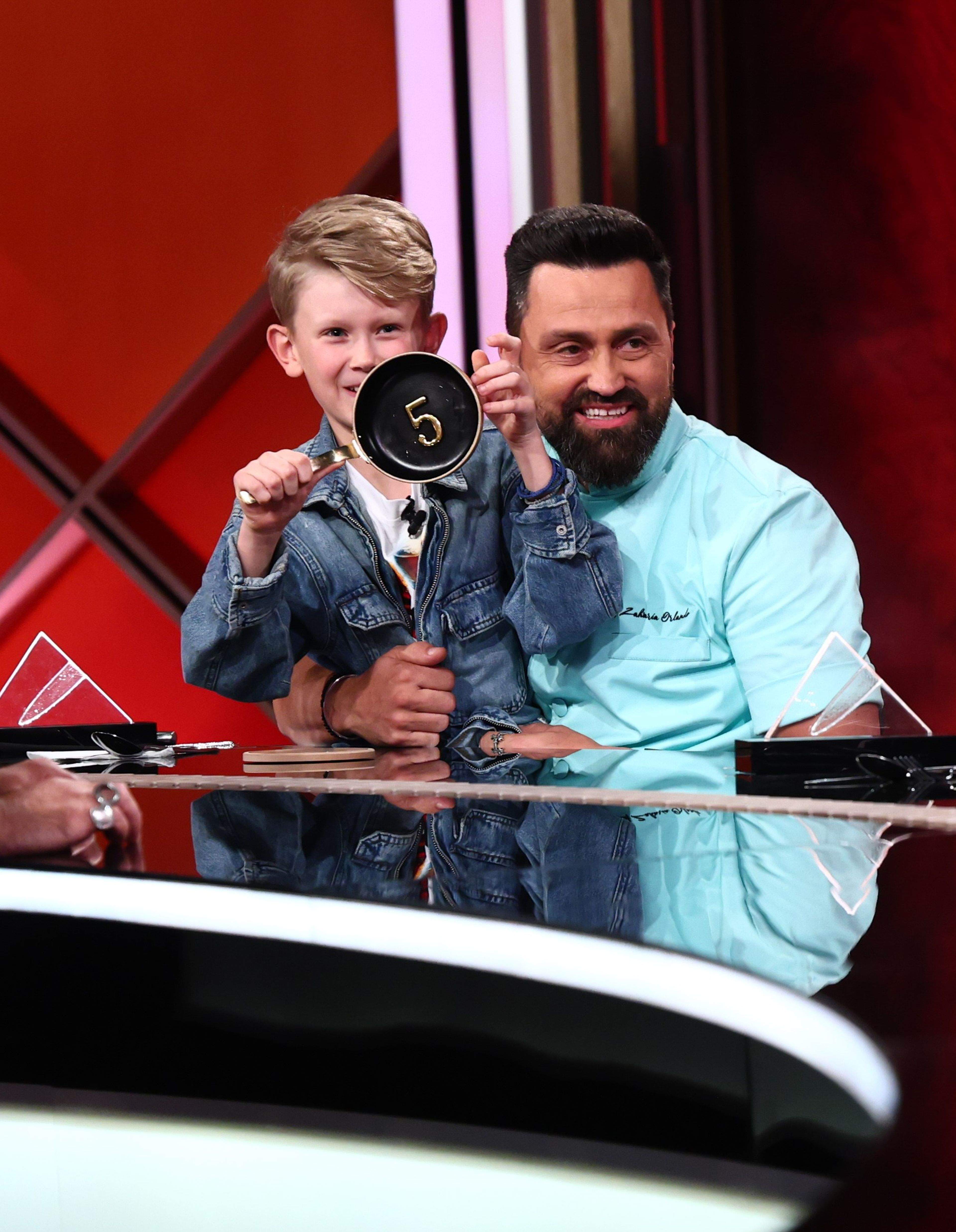 Ediția de ieri Chefi la cuțite, lider de audiență. Chef Orlando Zaharia, învingător aseară în lupta pentru amuletă