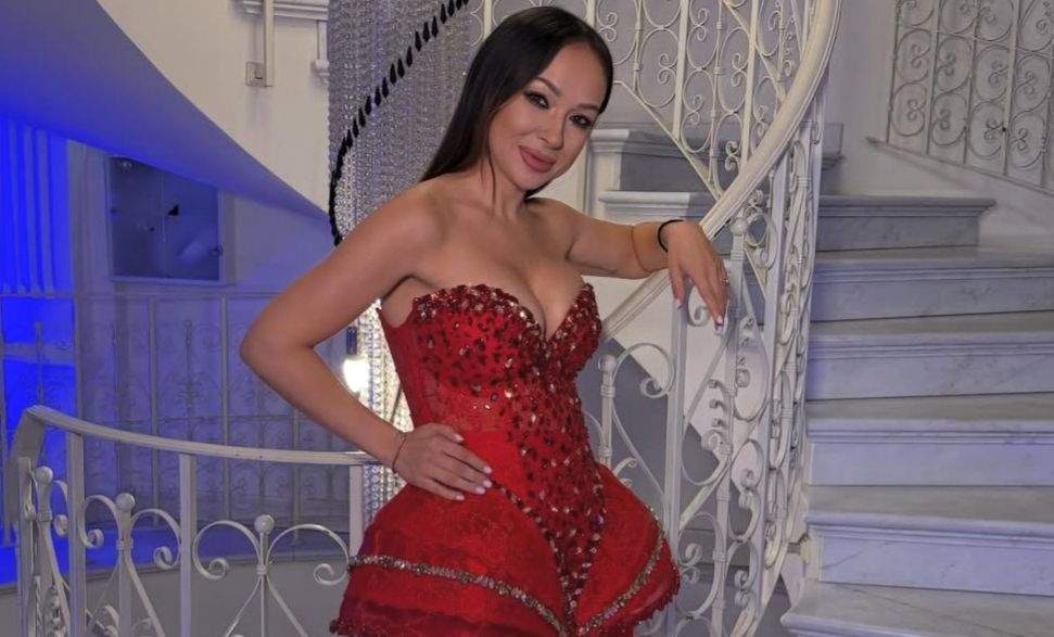 Vlăduța Lupău, îmbrăcată elegant