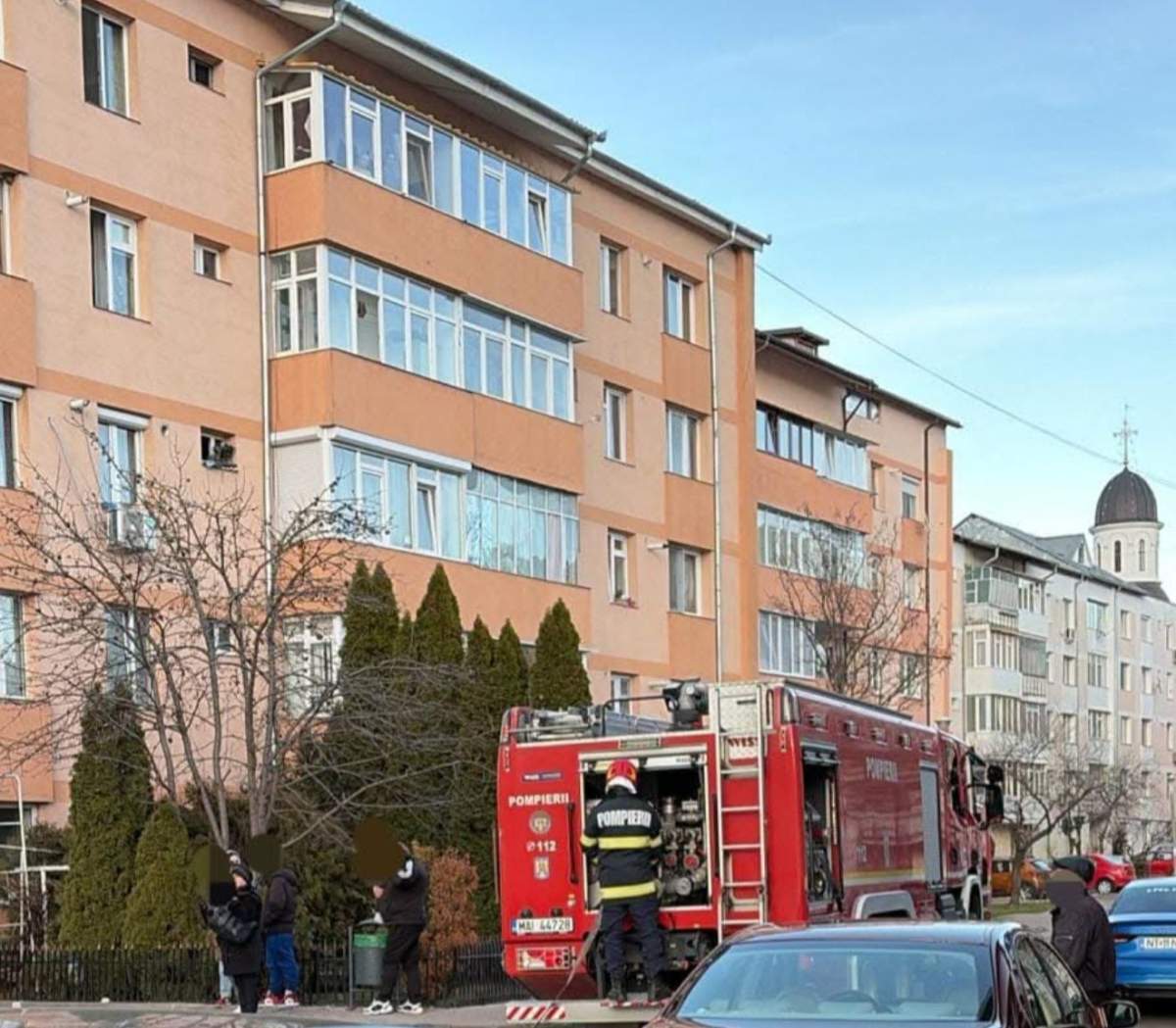 Pompierii, la locul incendiului din Neamț