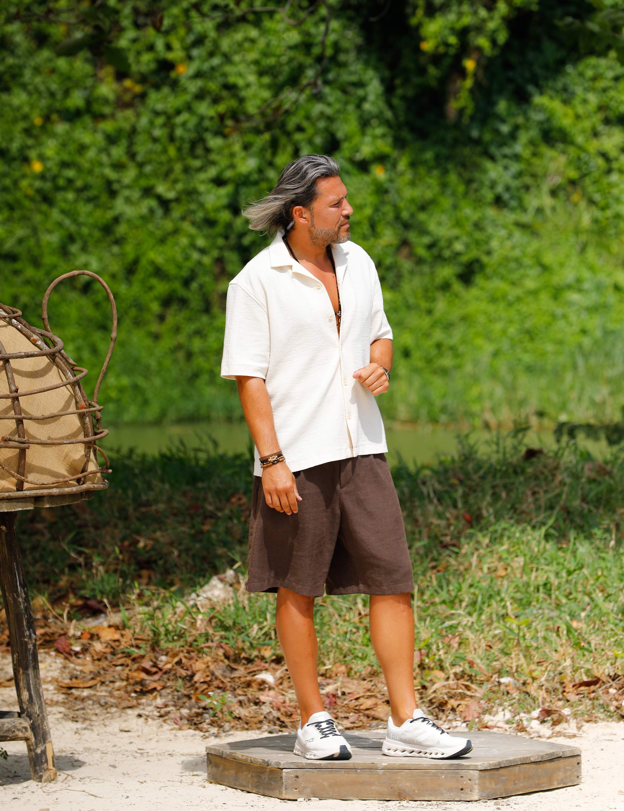 Faimoșii continuă seria victorilor, iar Războincii vor avea parte de o eliminare surprinzătoare în această seară, la Survivor! Show-ul, lider absolut de audiență!