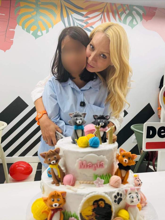 Daciana Sârbu și fiica adoptată