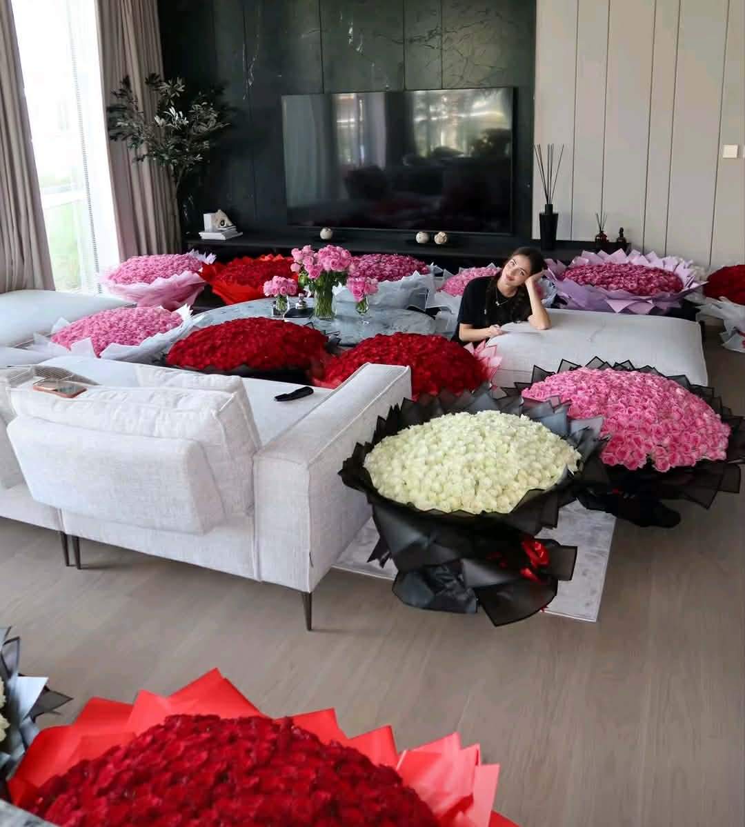 Andreea Bostănică și flori