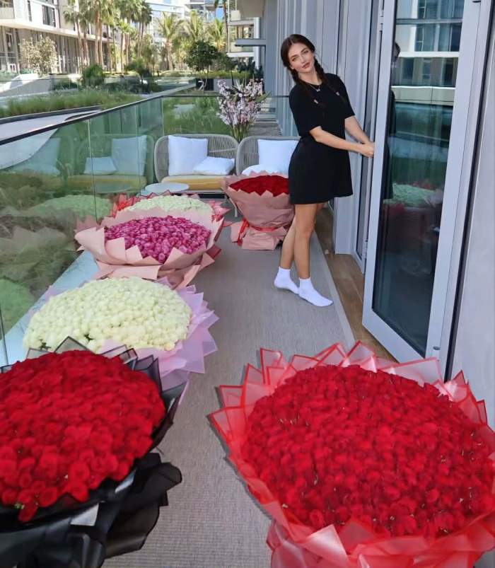 Andreea Bostănică și flori