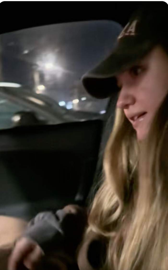 Claudia Cârjan, în mașină