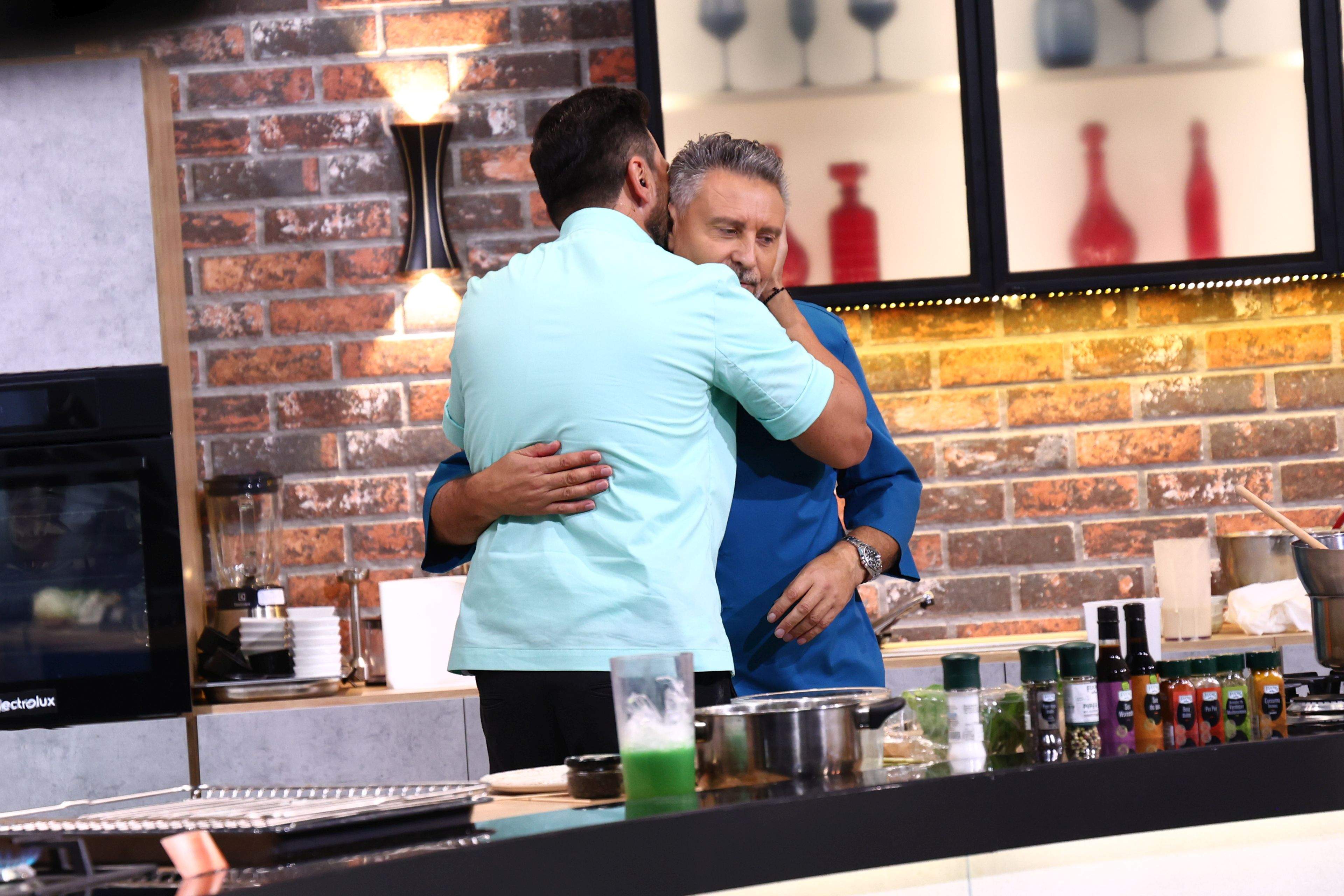 Primul cuțit de aur al sezonului 17 Chefi la cuțite: Chef Richard oferă mult râvnita distincție în ediția difuzată diseară, de la 20:30