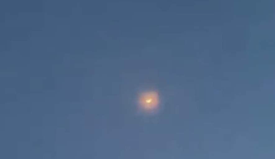 Fenomen straniu pe cer! Ce e, de fapt, sfera de foc care a stârnit numeroase controverse