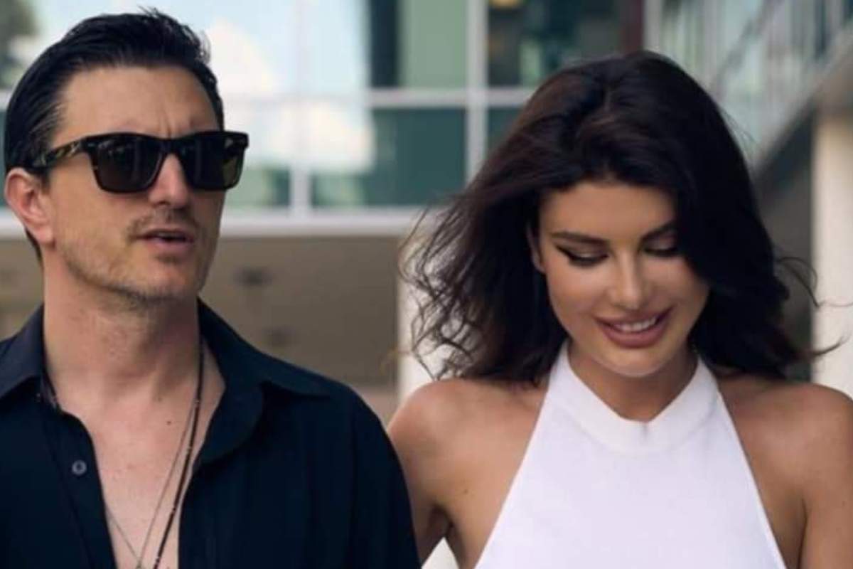 Cum arată soția lui Dragoș Săvulescu într-un costum de baie minuscul